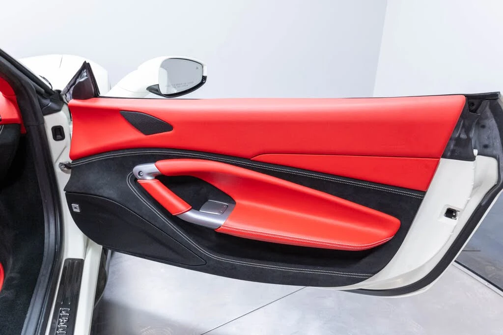 2021 Ferrari F8 Spider - Image 30 of 31