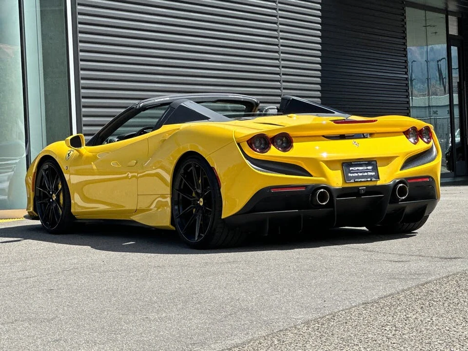 2021 Ferrari F8 Spider - Image 3 of 31