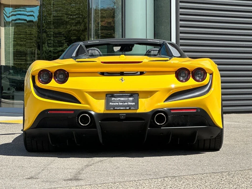 2021 Ferrari F8 Spider - Image 7 of 31