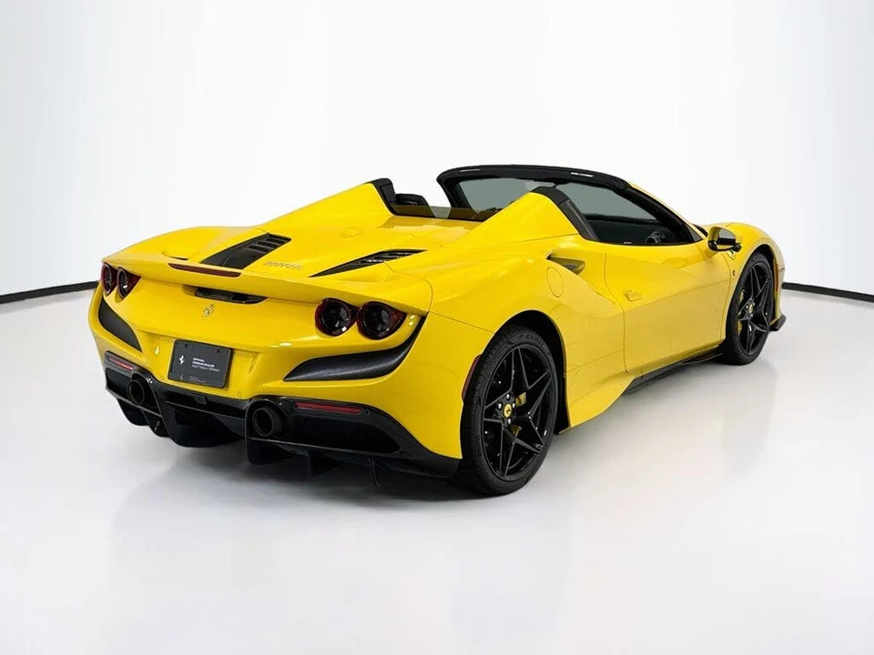 2021 Ferrari F8 Spider - Image 5 of 31