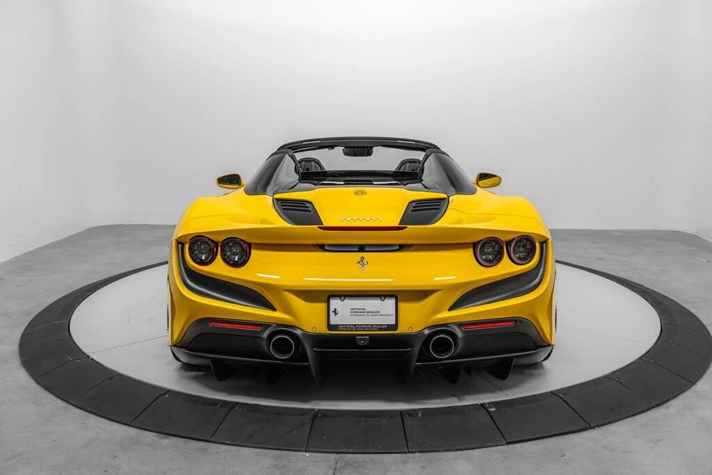 2021 Ferrari F8 Spider - Image 11 of 31