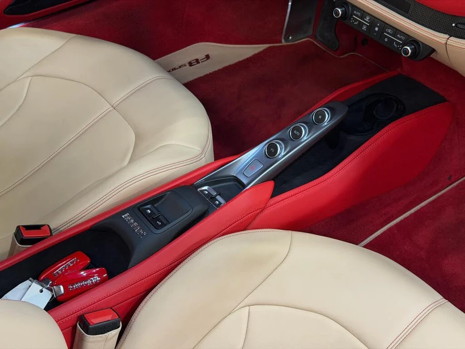 2021 Ferrari F8 Spider - Image 26 of 31