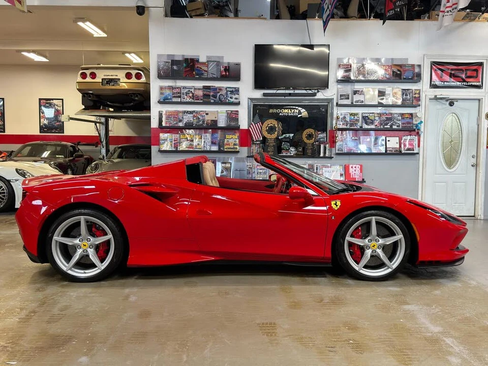 2021 Ferrari F8 Spider - Image 5 of 31