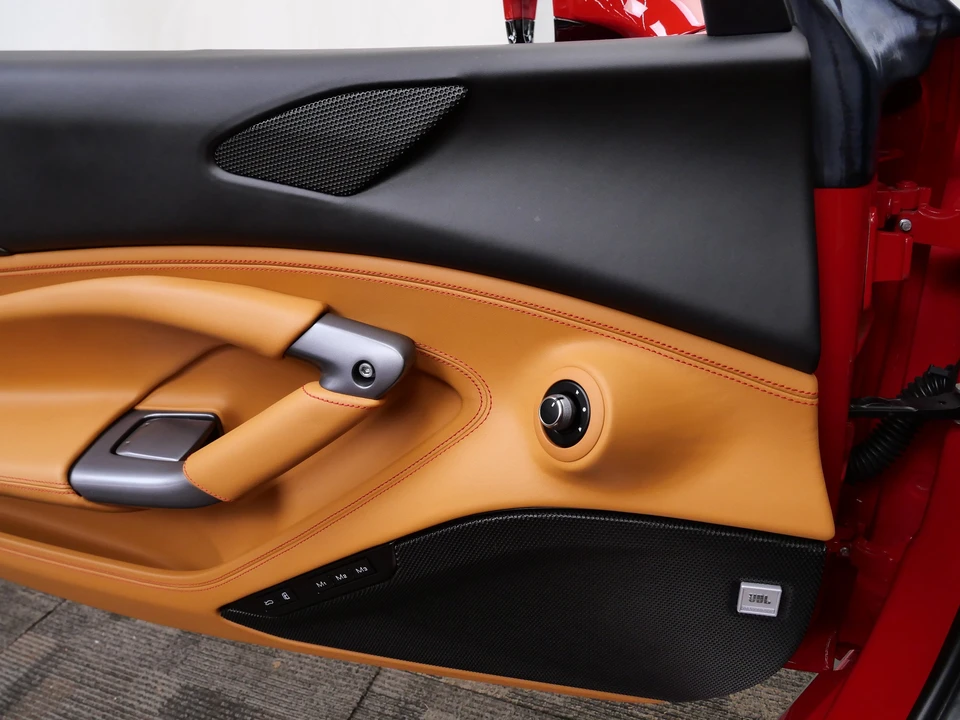 2021 Ferrari F8 Spider - Image 29 of 31