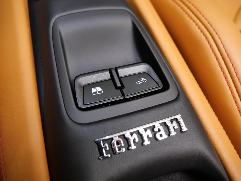 2021 Ferrari F8 Spider - Image 24 of 31