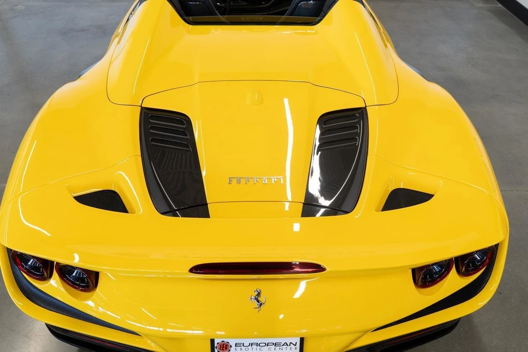 2021 Ferrari F8 Spider - Image 27 of 31