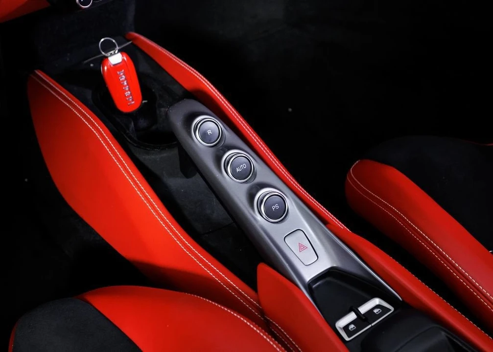 2021 Ferrari F8 Spider - Image 28 of 31