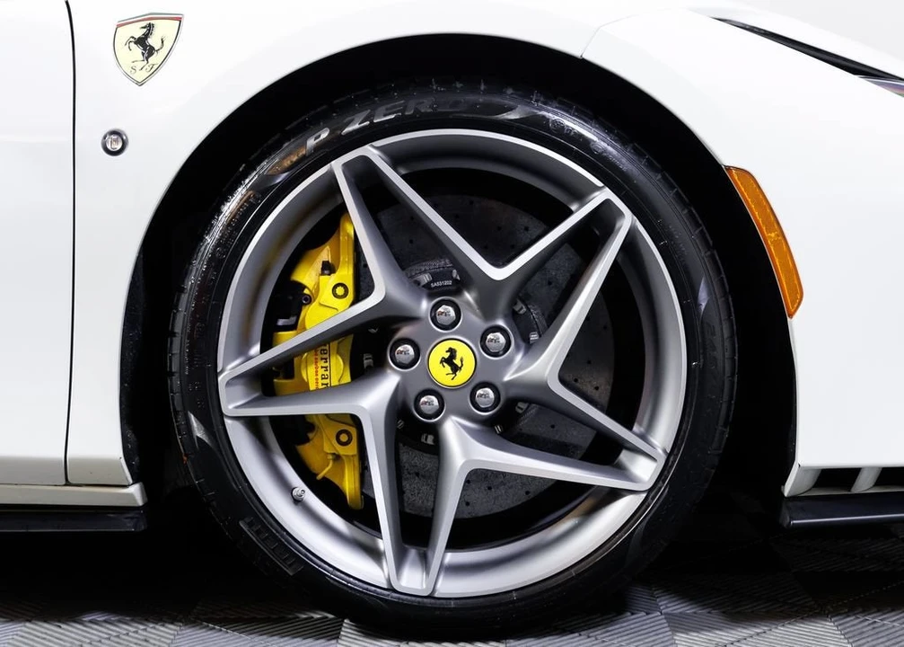 2021 Ferrari F8 Spider - Image 12 of 31
