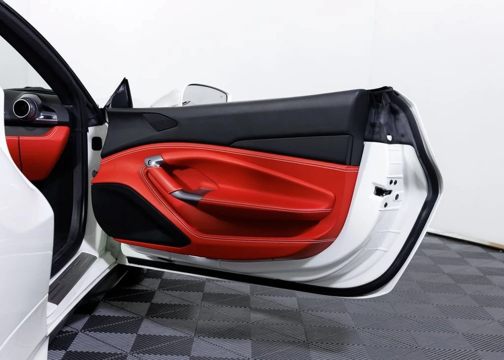 2021 Ferrari F8 Spider - Image 24 of 31