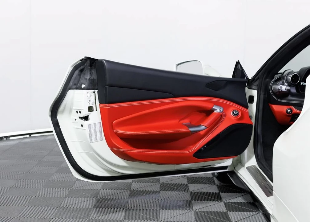 2021 Ferrari F8 Spider - Image 22 of 31