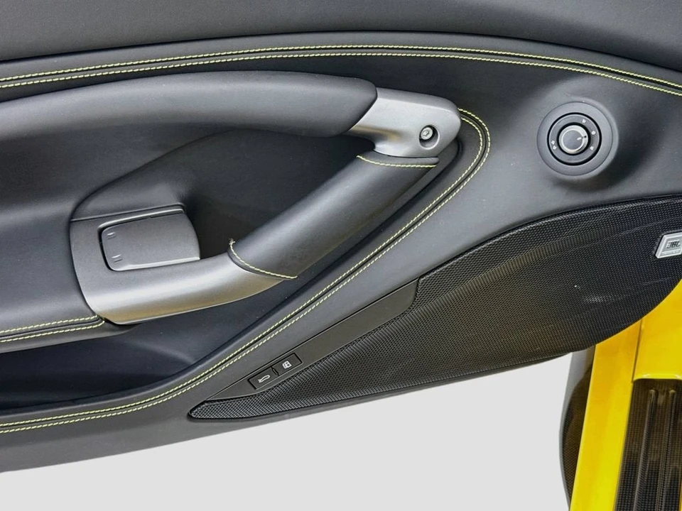 2021 Ferrari F8 Spider - Image 28 of 31