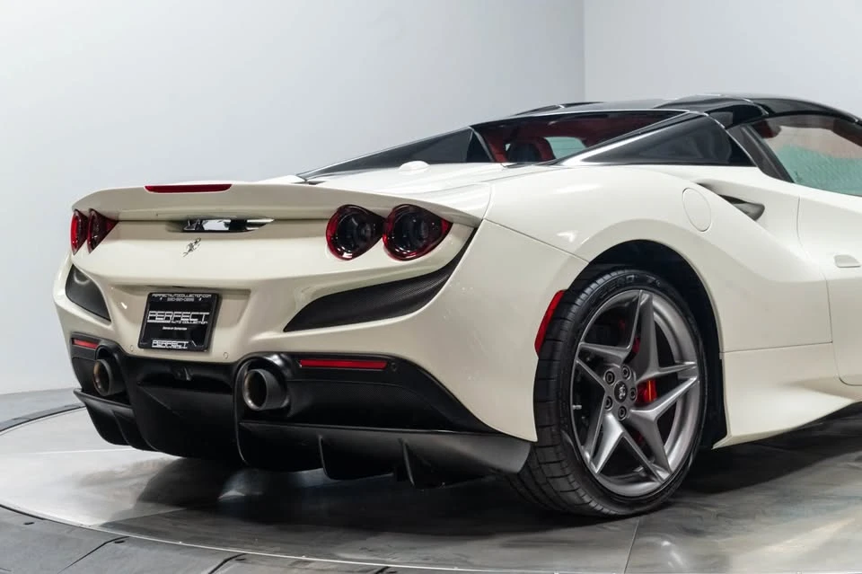 2021 Ferrari F8 Spider - Image 12 of 16