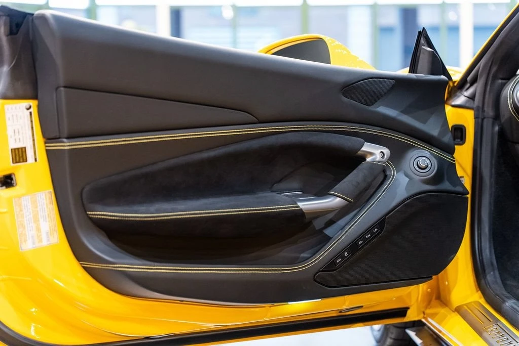 2021 Ferrari F8 Spider - Image 20 of 31