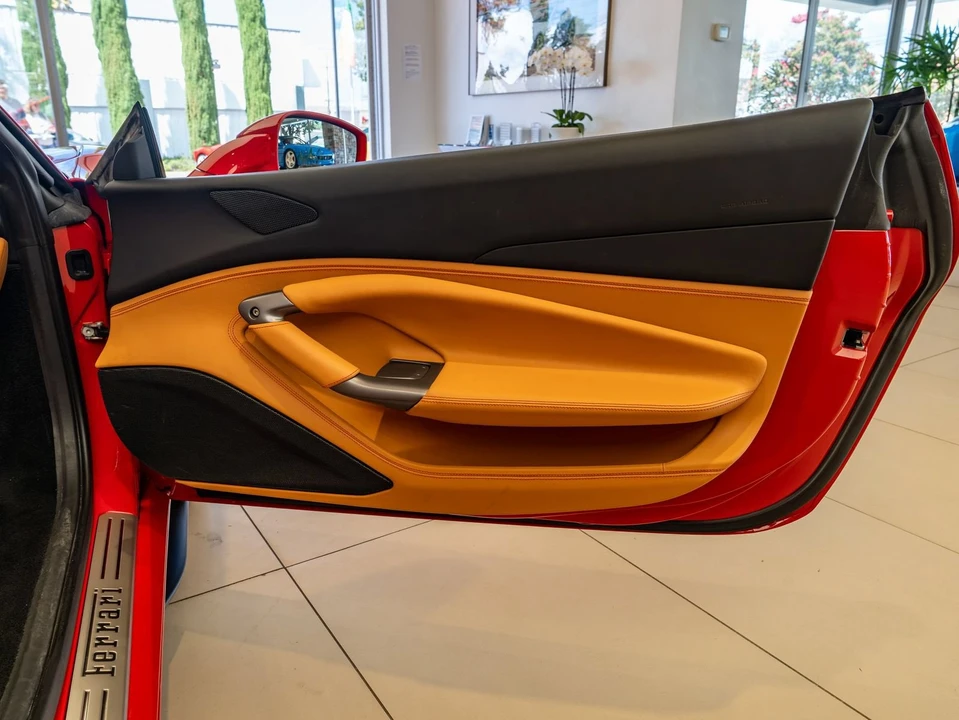 2021 Ferrari F8 Spider - Image 21 of 31