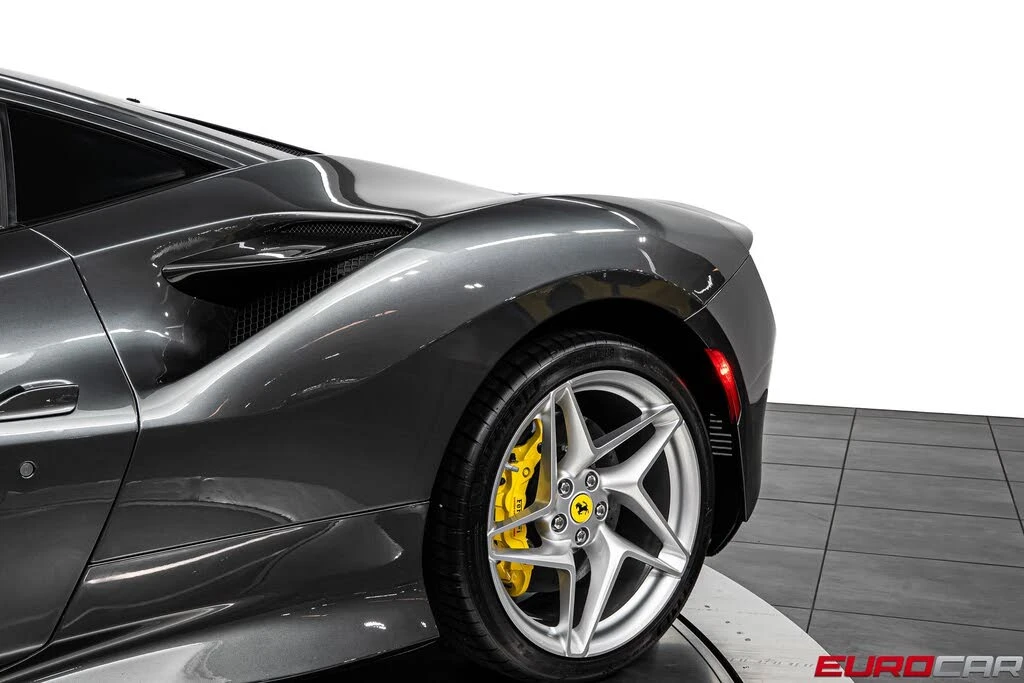 2021 Ferrari F8 Tributo - Image 17 of 31