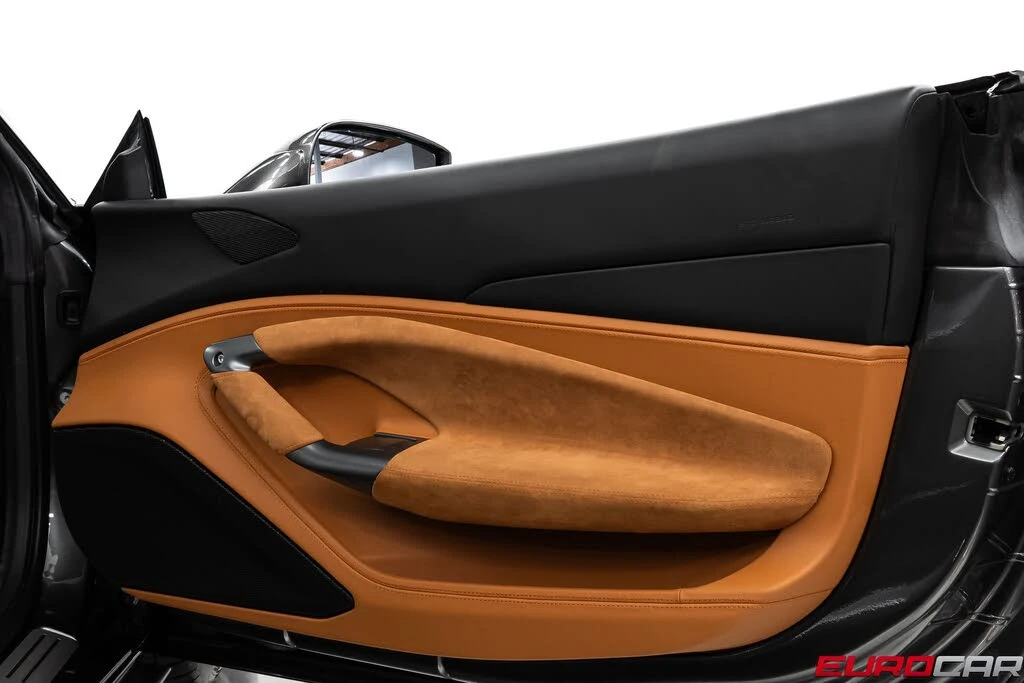 2021 Ferrari F8 Tributo - Image 28 of 31