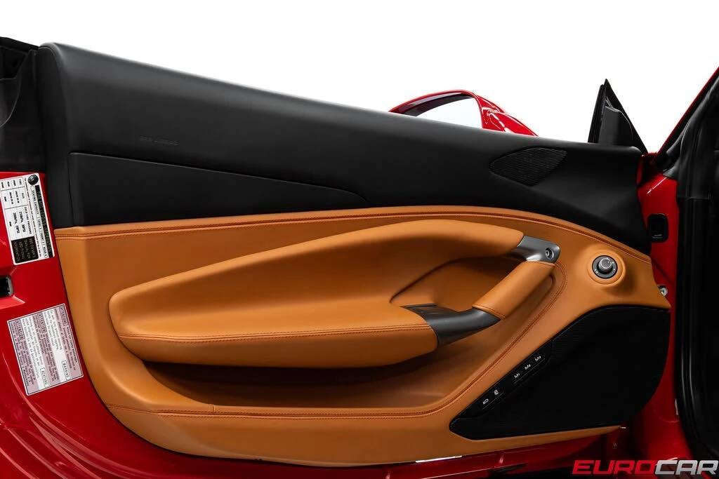 2021 Ferrari F8 Tributo - Image 28 of 31