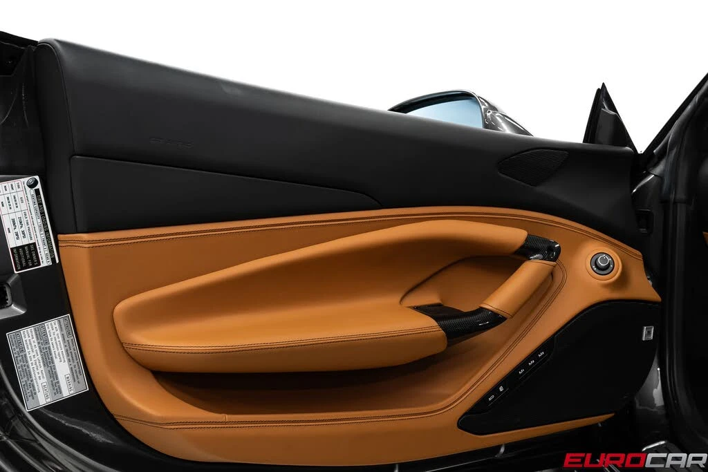 2021 Ferrari F8 Tributo - Image 27 of 31