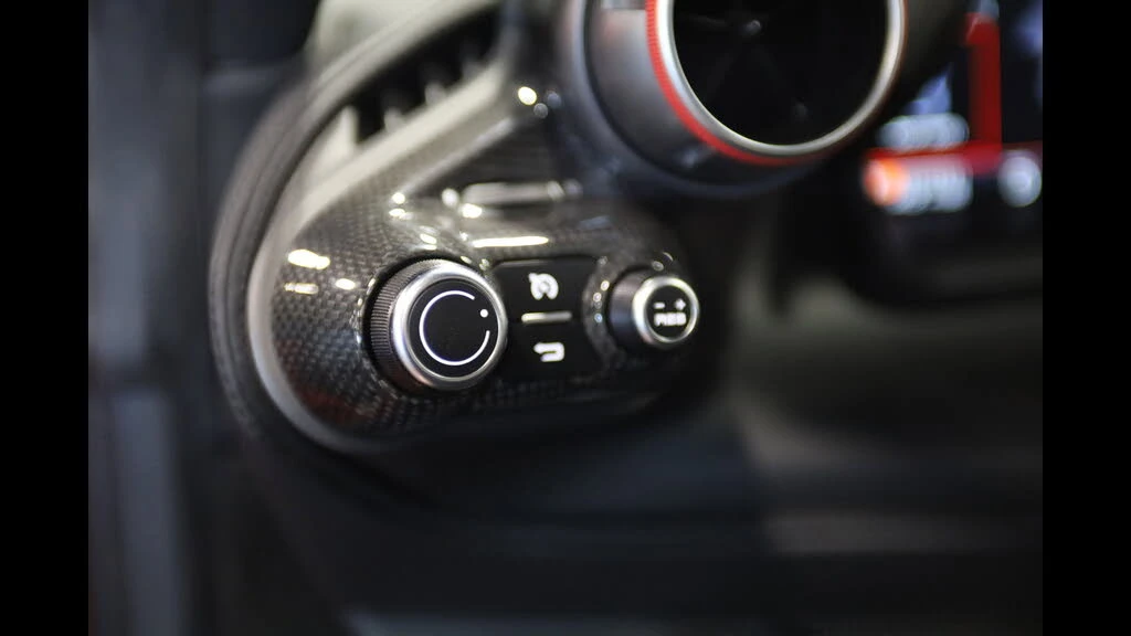 2021 Ferrari F8 Tributo - Image 18 of 31