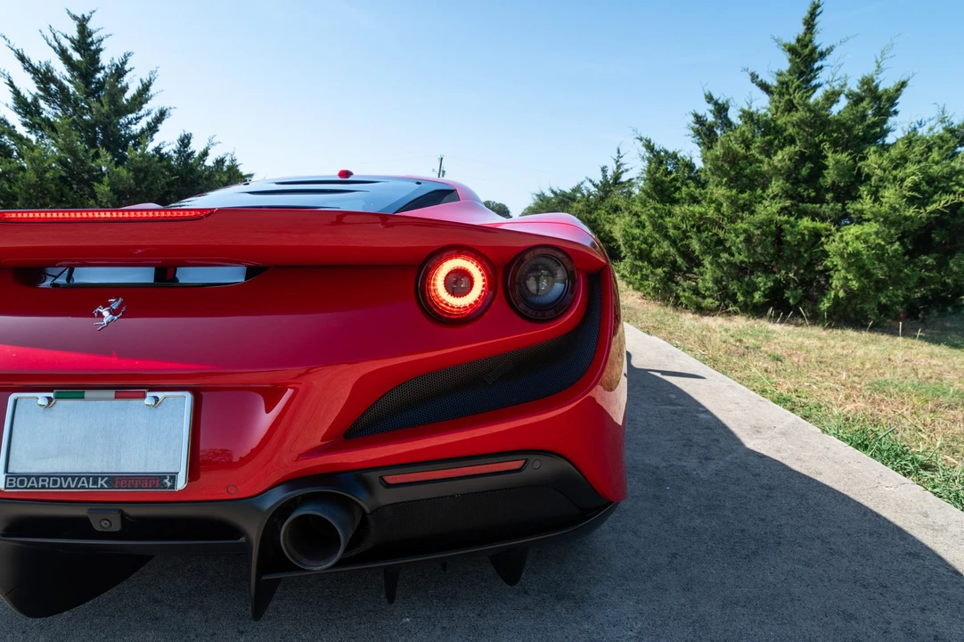 2021 Ferrari F8 Tributo - Image 13 of 31