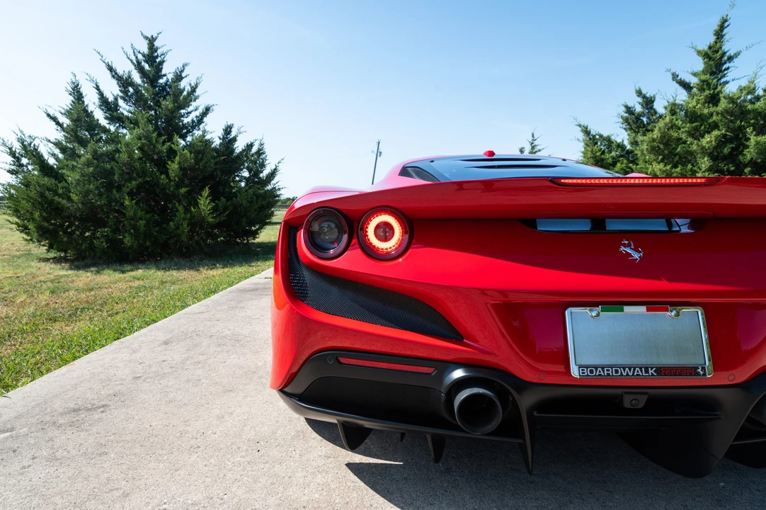 2021 Ferrari F8 Tributo - Image 12 of 31