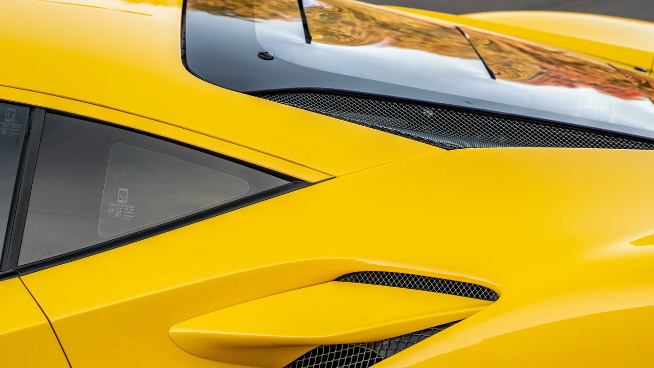 2021 Ferrari F8 Tributo - Image 22 of 31