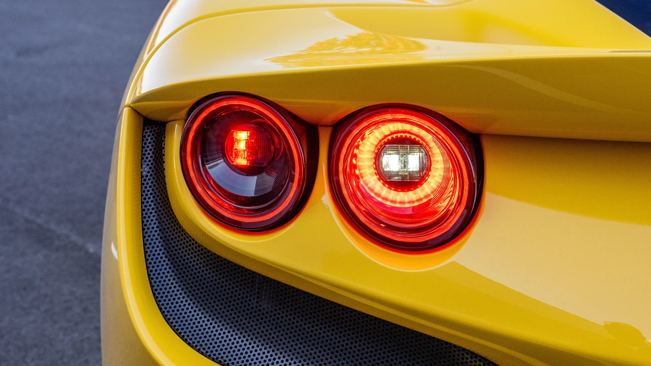 2021 Ferrari F8 Tributo - Image 12 of 31