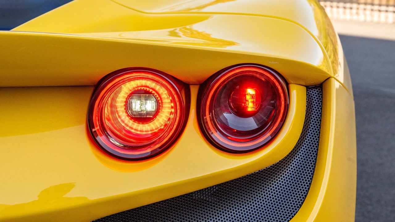 2021 Ferrari F8 Tributo - Image 13 of 31