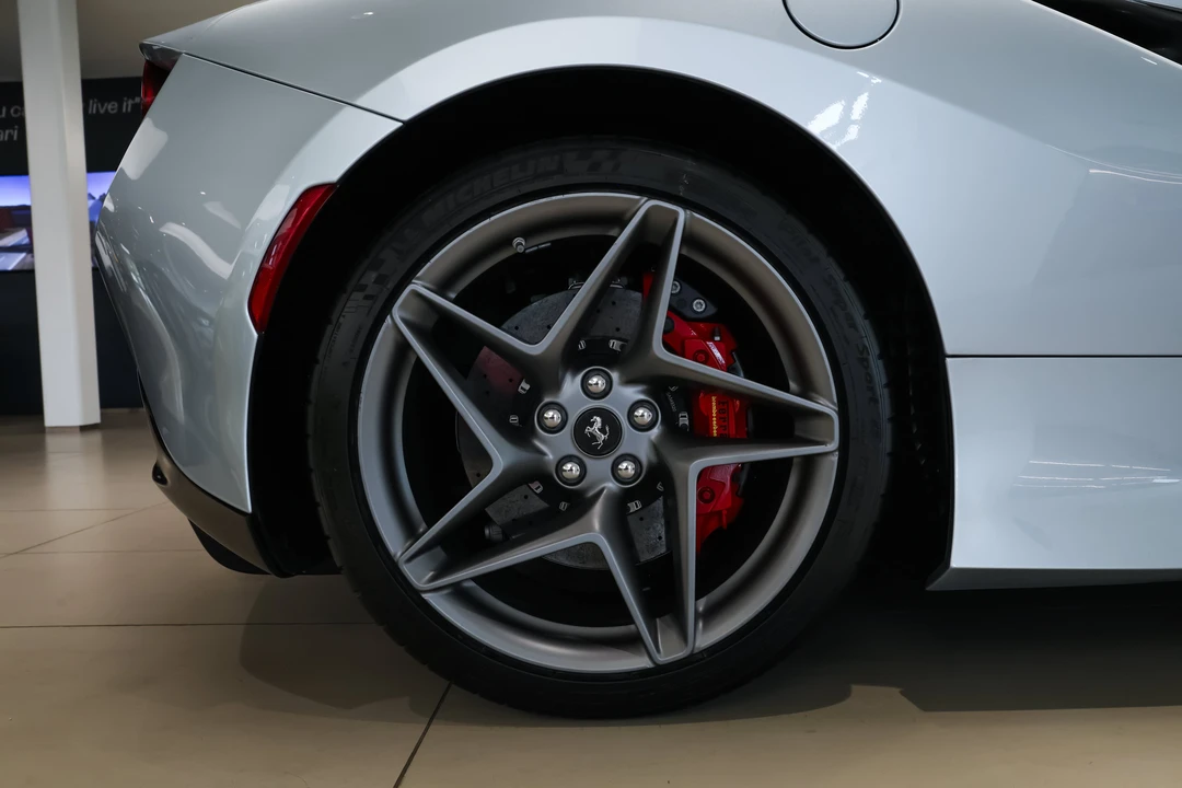 2021 Ferrari F8 Tributo - Image 29 of 31