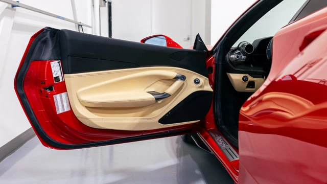 2021 Ferrari F8 Tributo - Image 10 of 15