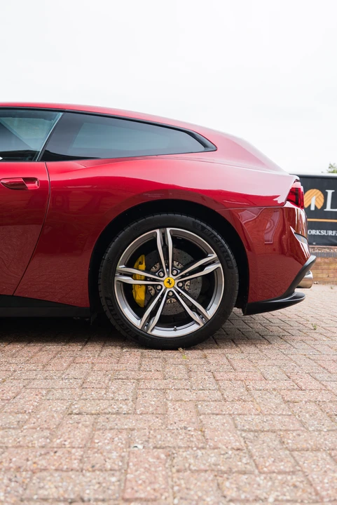 2021 Ferrari GTC4Lusso - Image 19 of 31