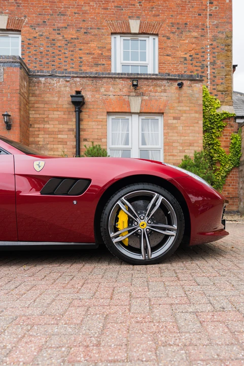 2021 Ferrari GTC4Lusso - Image 14 of 31
