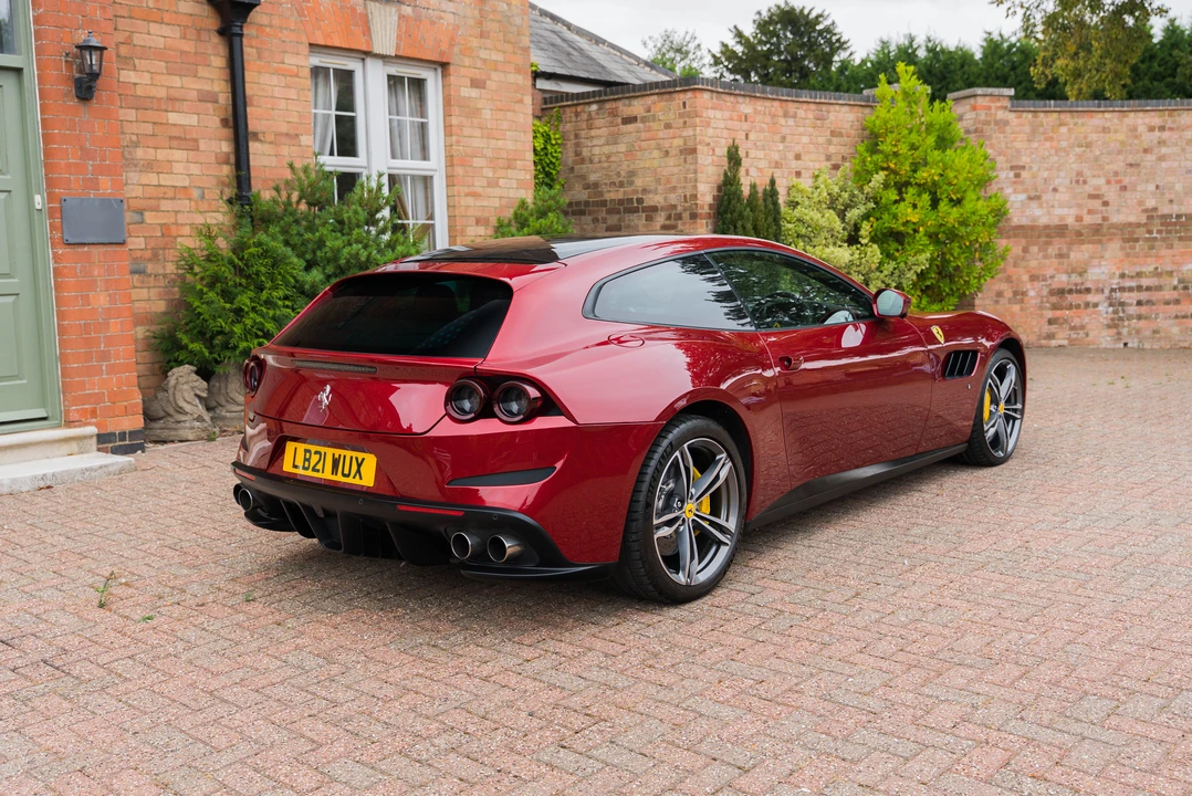 2021 Ferrari GTC4Lusso - Image 6 of 31