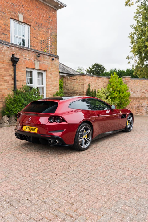2021 Ferrari GTC4Lusso - Image 16 of 31
