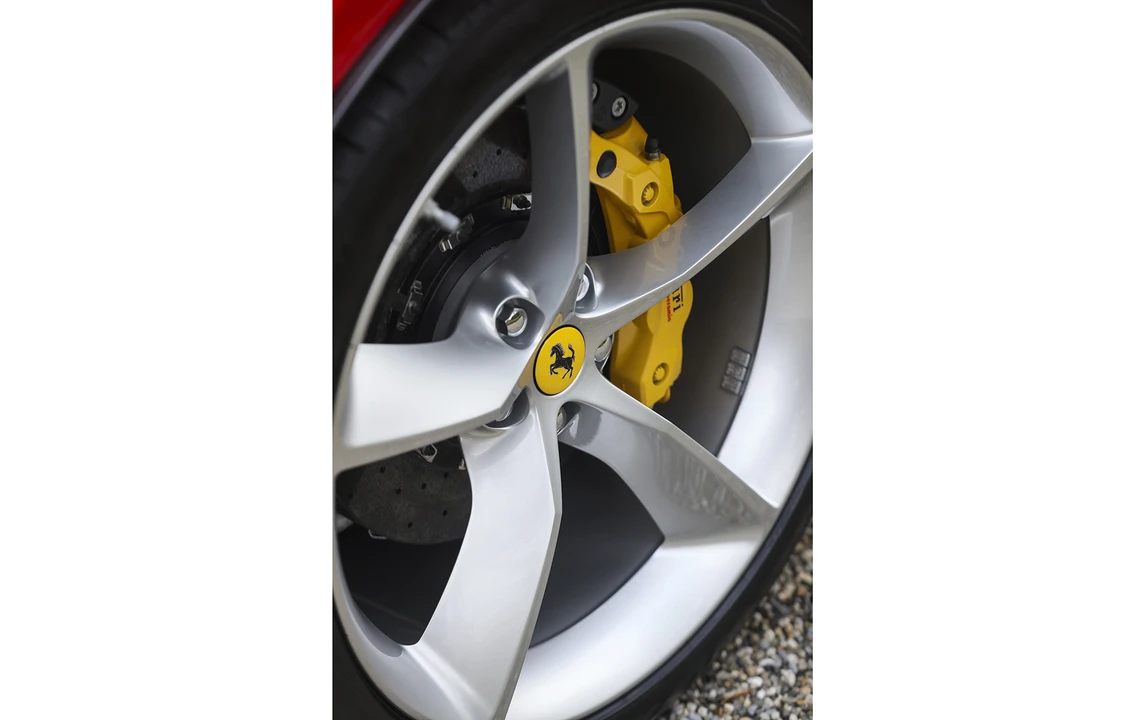 2021 Ferrari Monza SP1 - Image 16 of 18
