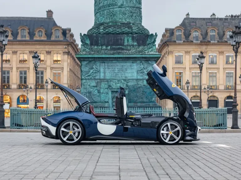 2021 Ferrari Monza SP2 - Image 29 of 31
