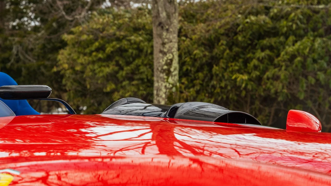 2021 Ferrari Monza SP2 - Image 30 of 31