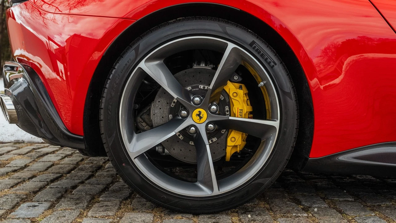 2021 Ferrari Monza SP2 - Image 22 of 31