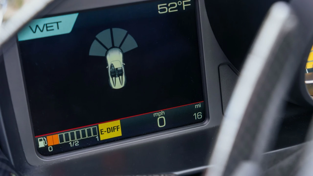 2021 Ferrari Monza SP2 - Image 10 of 31