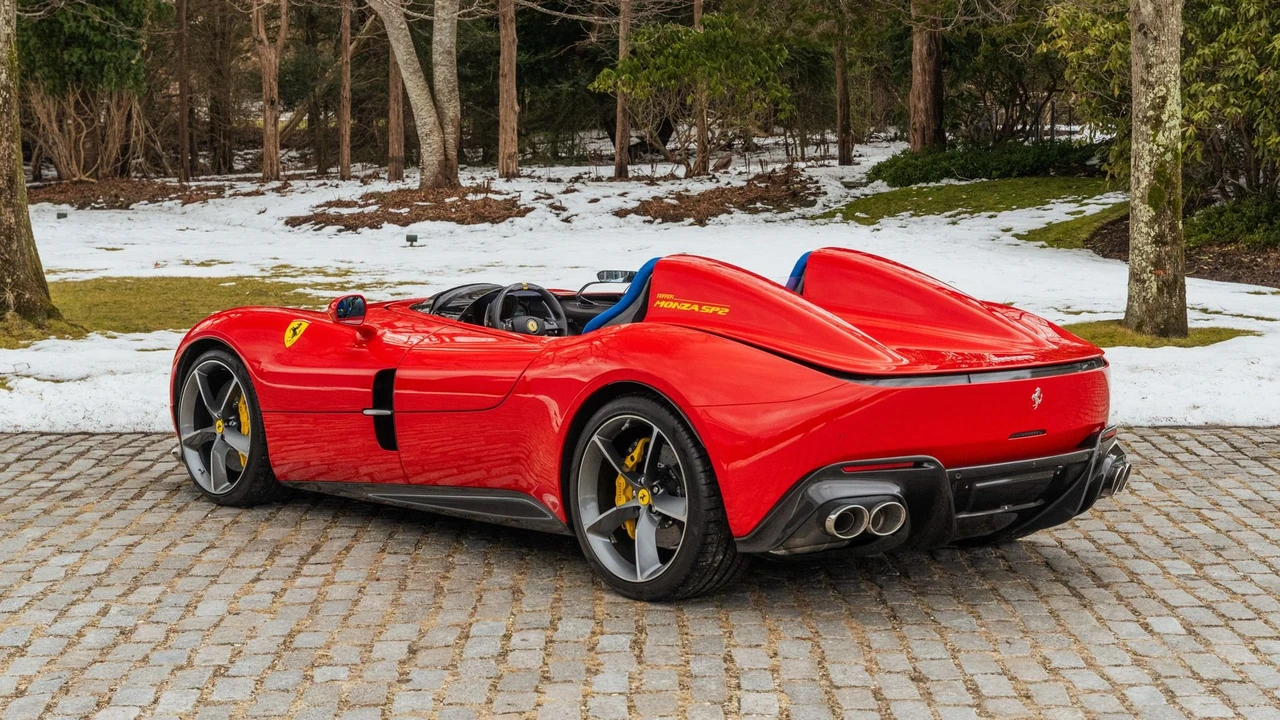 2021 Ferrari Monza SP2 - Image 20 of 31
