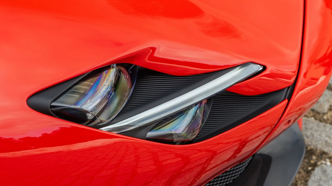 2021 Ferrari Monza SP2 - Image 31 of 31