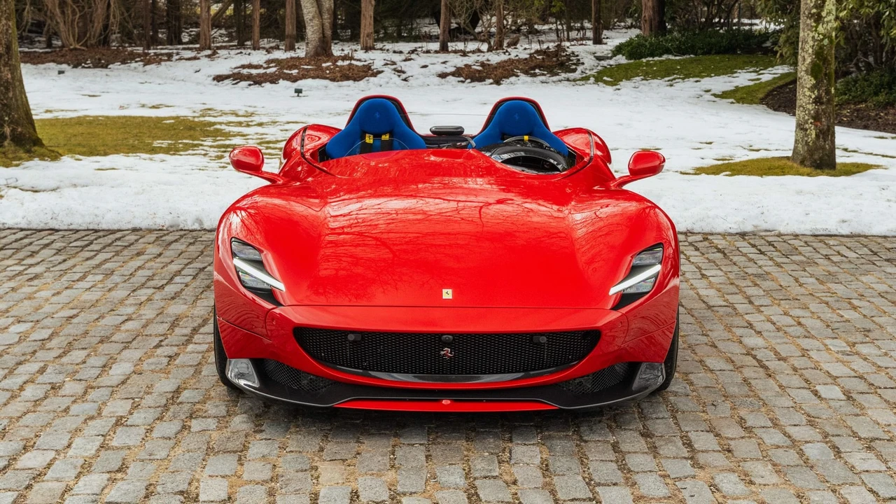 2021 Ferrari Monza SP2 - Image 13 of 31