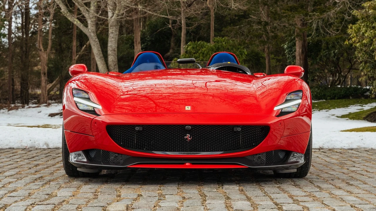 2021 Ferrari Monza SP2 - Image 16 of 31