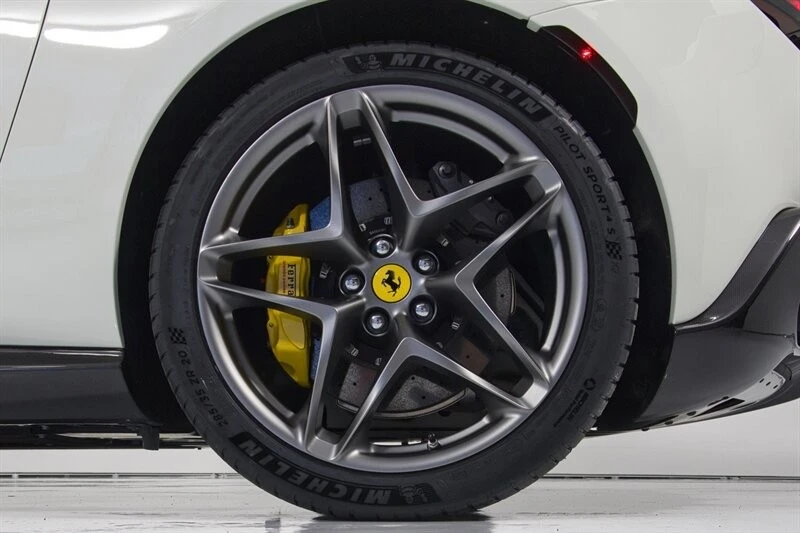 2021 Ferrari Roma - Image 9 of 31