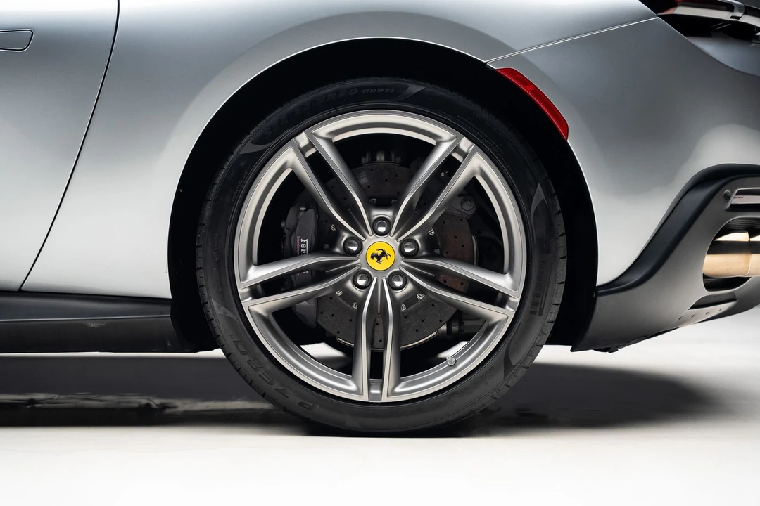 2021 Ferrari Roma - Image 23 of 31