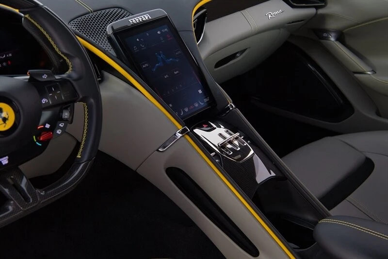 2021 Ferrari Roma - Image 26 of 31