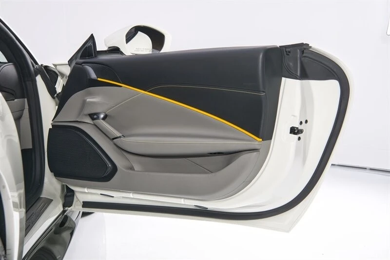 2021 Ferrari Roma - Image 30 of 31