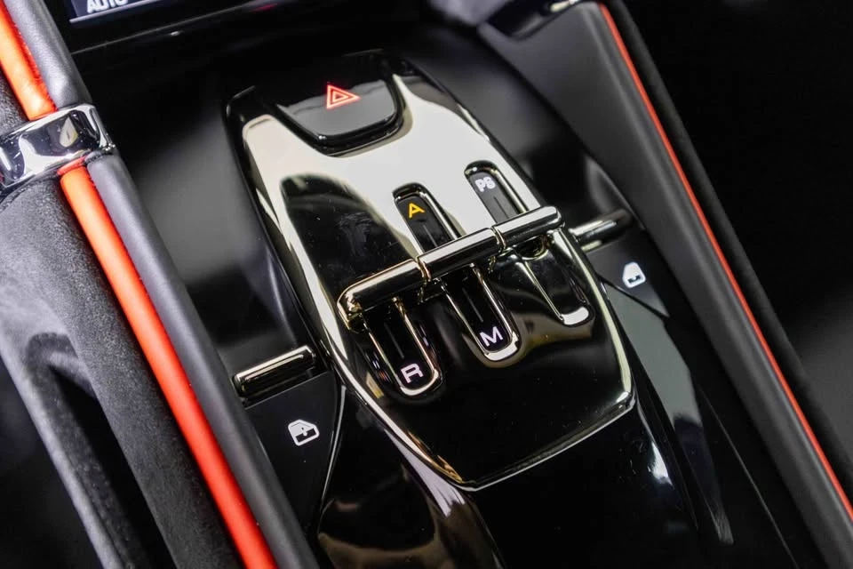 2021 Ferrari Roma - Image 14 of 20