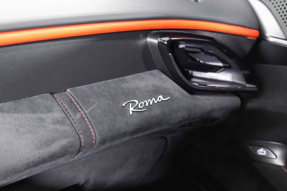 2021 Ferrari Roma - Image 17 of 20