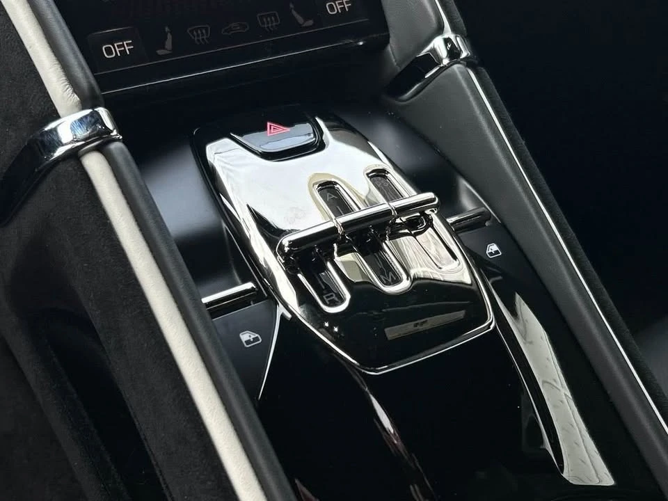 2021 Ferrari Roma - Image 13 of 20